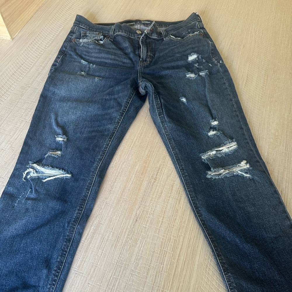 Old Navy Boyfriend women’s jean. Barely worn! Size 8.